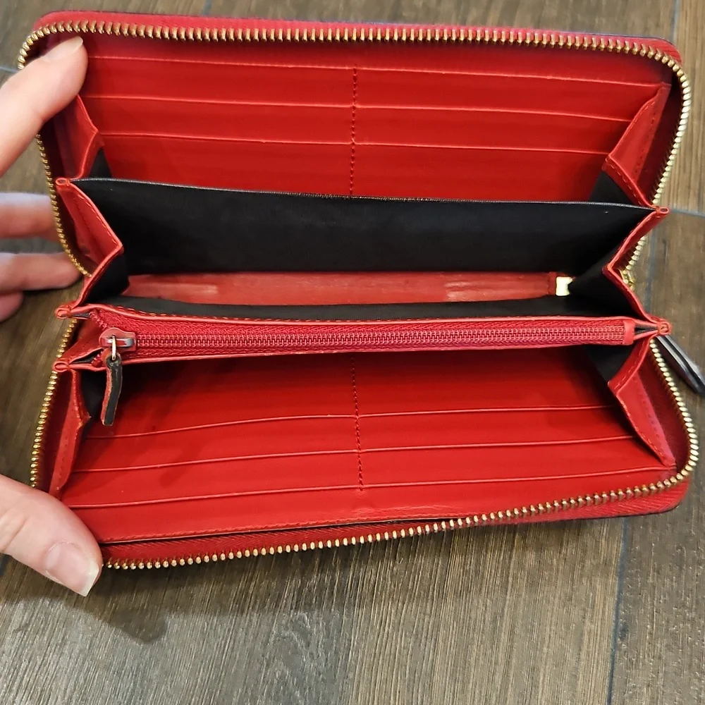 Gucci Beige Monogram Zip Around Wallet with Pink Cat Patch and Red Trim - Picture 8 of 16